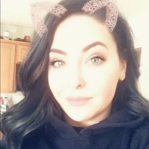 Meet your Posher, Rayna